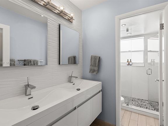 5th image of 1519 Drexel Ave APT 402