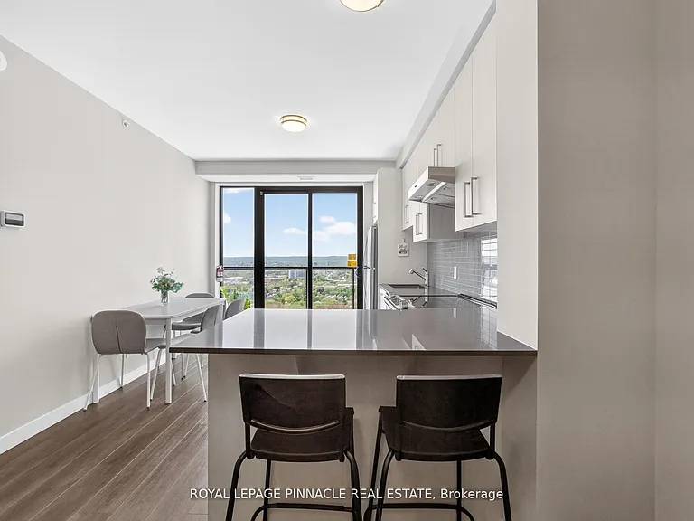 15 Queen St S #2303 — Photo 17