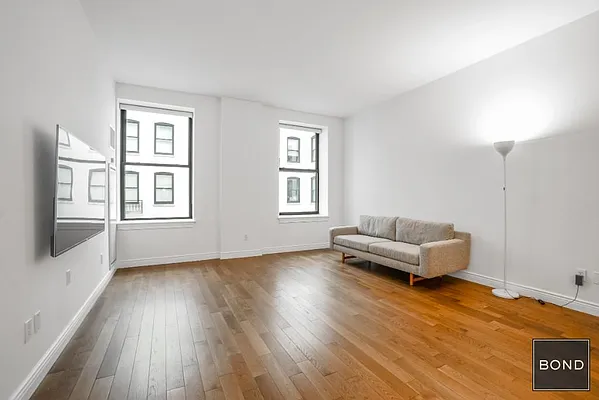 Rented by Bond New York | media 8