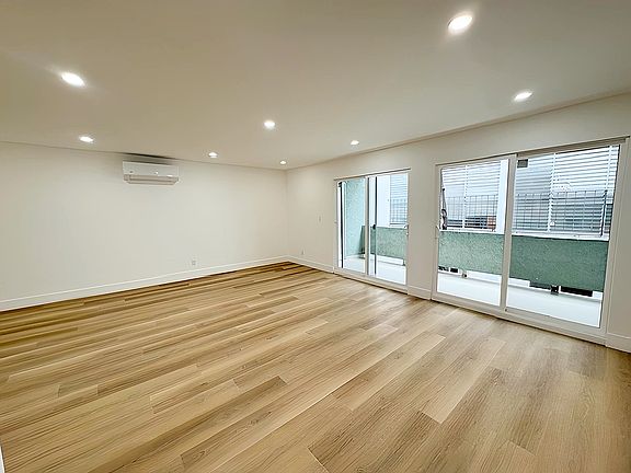 3rd image of 605 San Vicente Blvd #987b99917