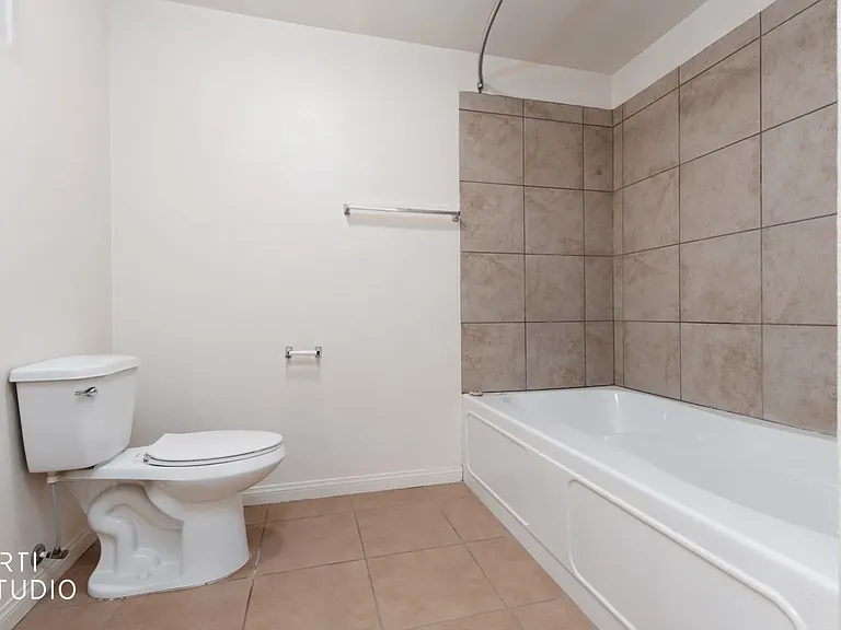 400 Hillside Dr #723 — Photo 12