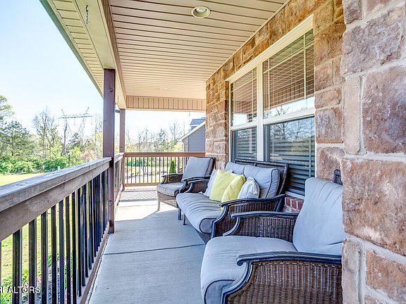 4th image of 6209 Mountain Rise Dr