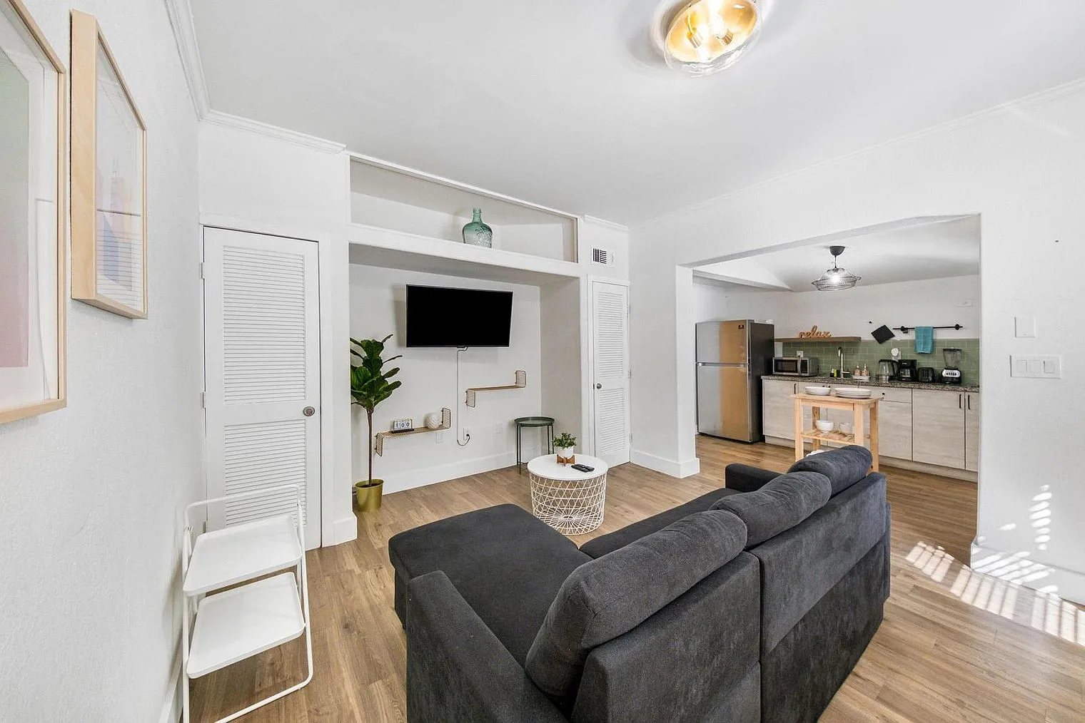 1 bed, 1.0 bath, 495 sqft, $4,114 — Photo 3