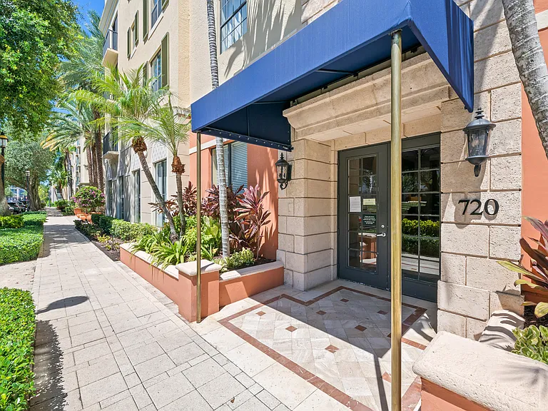 720 S Sapodilla Ave #502 — Photo 25