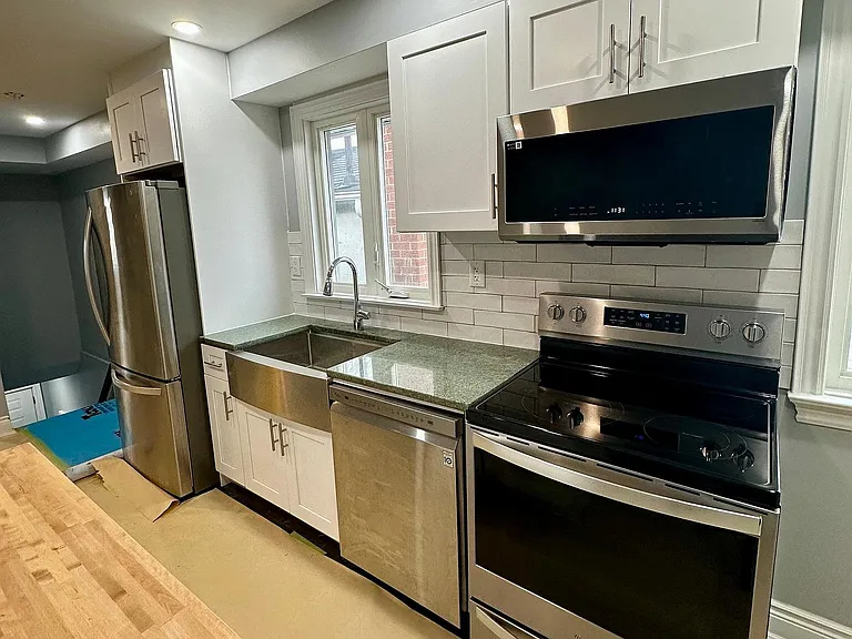 6 Lapp St #UPPER — Photo 6