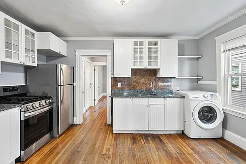 193 Florence St #1R Photo 1