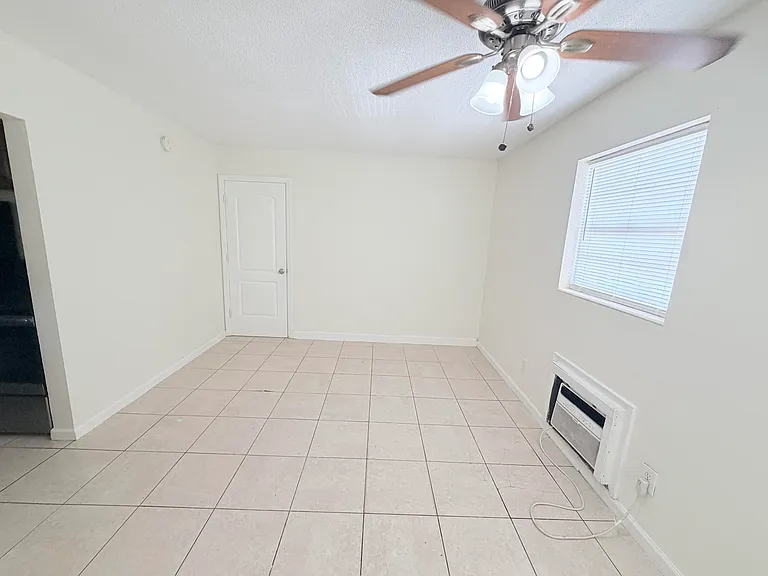 3030 NW 43rd Ter #207 — Photo 3