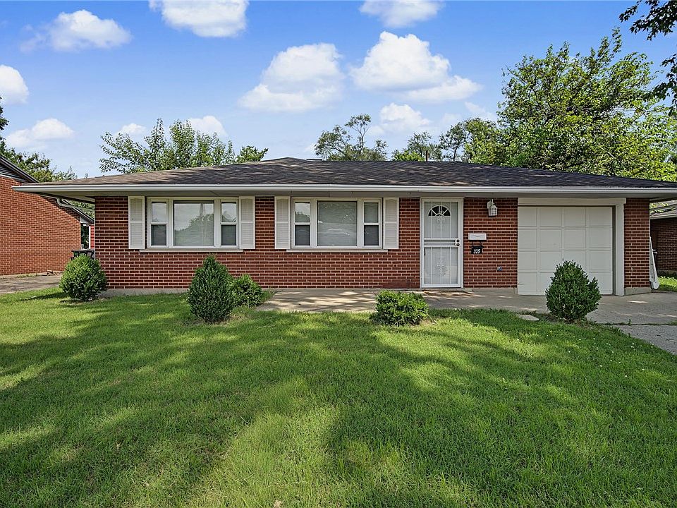 1st image of 325 Windsor Ct