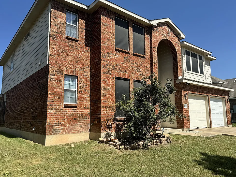 418 W Iowa Dr