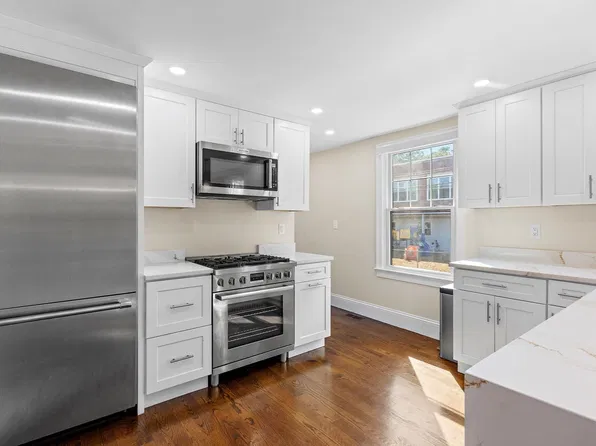 172-174 Blue Hill Ave, Milton, MA 02186