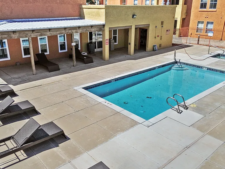 El Paseo Apartments — Photo 25