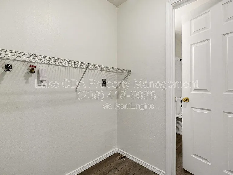 906 N 2nd St — Photo 11