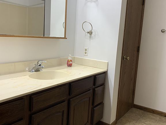 5th image of 1106 10th Ave N APT 6