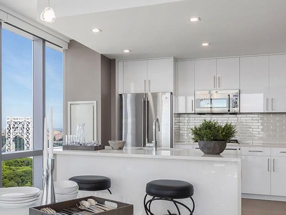 5th image of 109 Park Ave #100