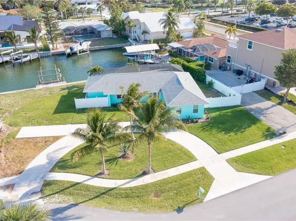 1131 Fern CT, MARCO ISLAND, FL 34145