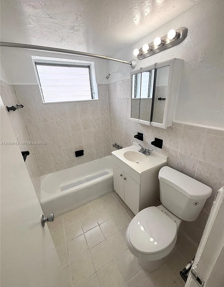 Coral Gables Sec L — Photo 4