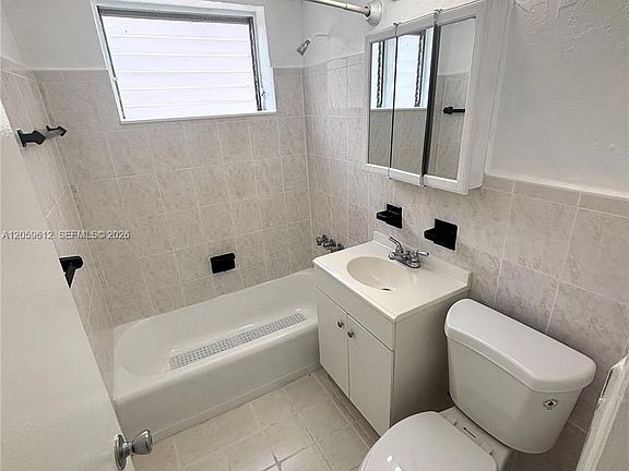 4th image of 31 Navarre Ave #9