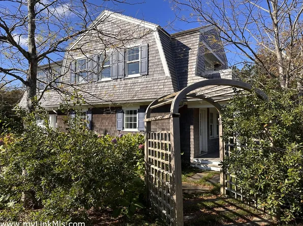 24 Harrison Ave, Oak Bluffs, MA 02557
