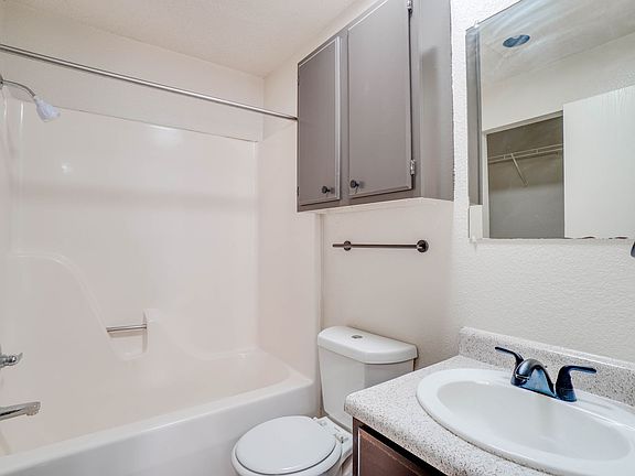 5th image of 7500 Jenny Lind Rd Unit 122