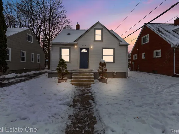 305 Liberty St, Pontiac, MI 48341