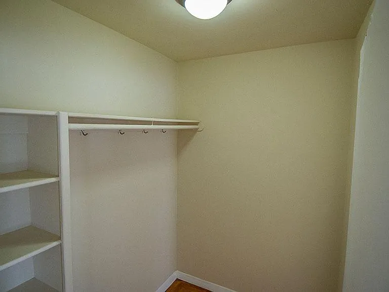35 E St NW — Photo 7