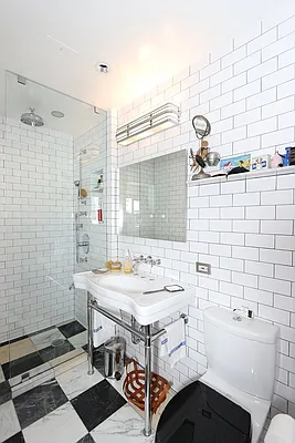 Rented by Luxus Manhattan Realty | media 11