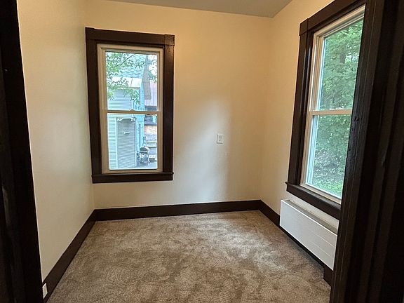 2nd image of 30 Lincoln Ave