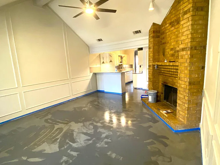221 Hood St — Photo 3