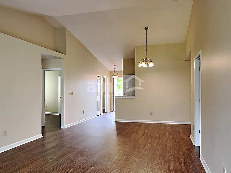 606 Cross Wind Dr — Photo 4