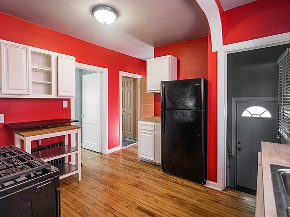 2nd image of 1621 Leverette St APT 1