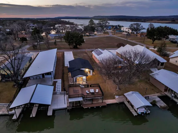 318 Park Lane, Sunrise Beach, TX 78643