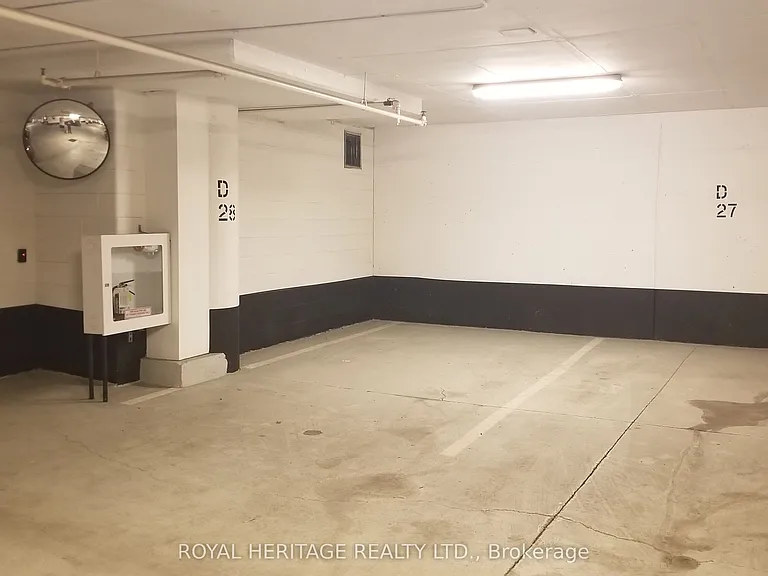30 Roehampton Ave #403 — Photo 23