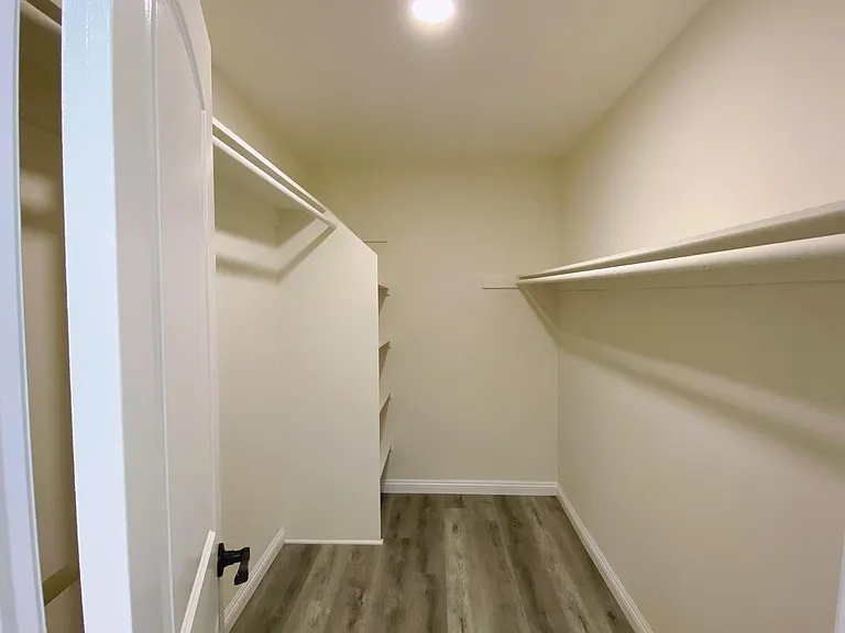 1127 E Del Mar Blvd #315 — Photo 7