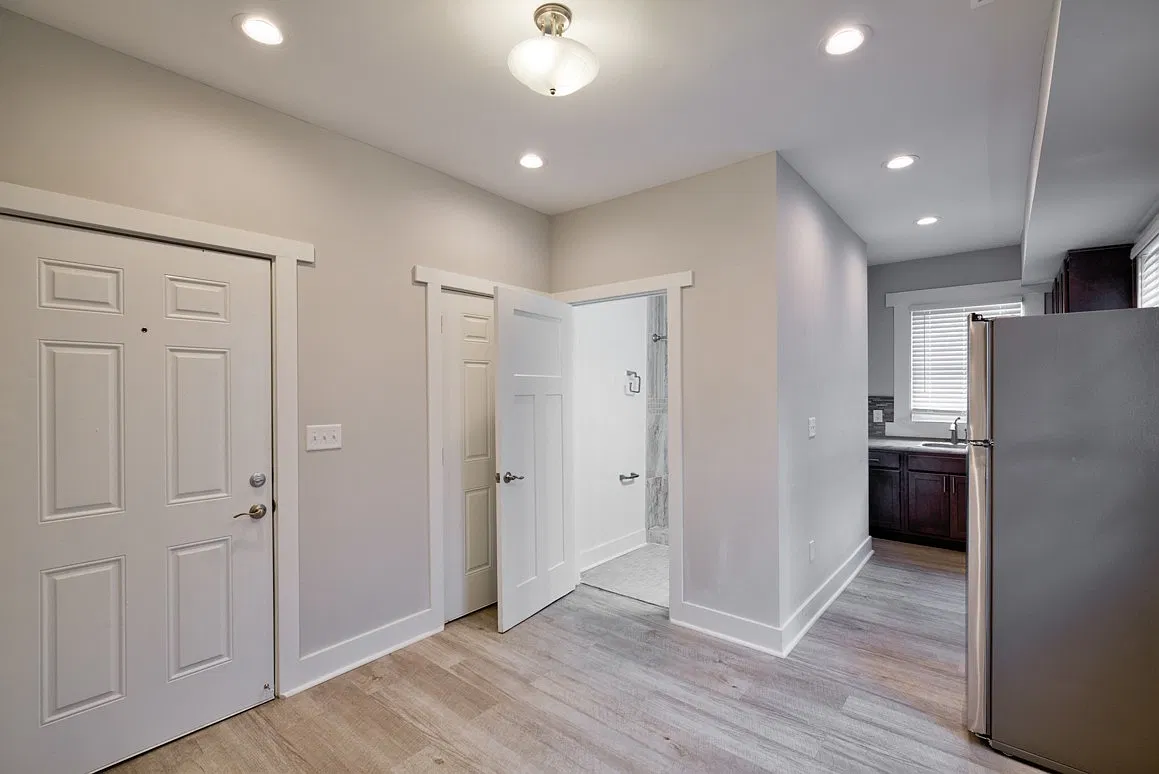 1 bed, 1.0 bath, 341 sqft, $850 — Photo 2