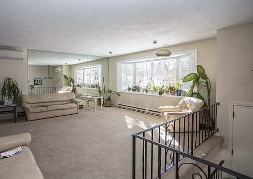 1st image of 59 Poquanticut Ave