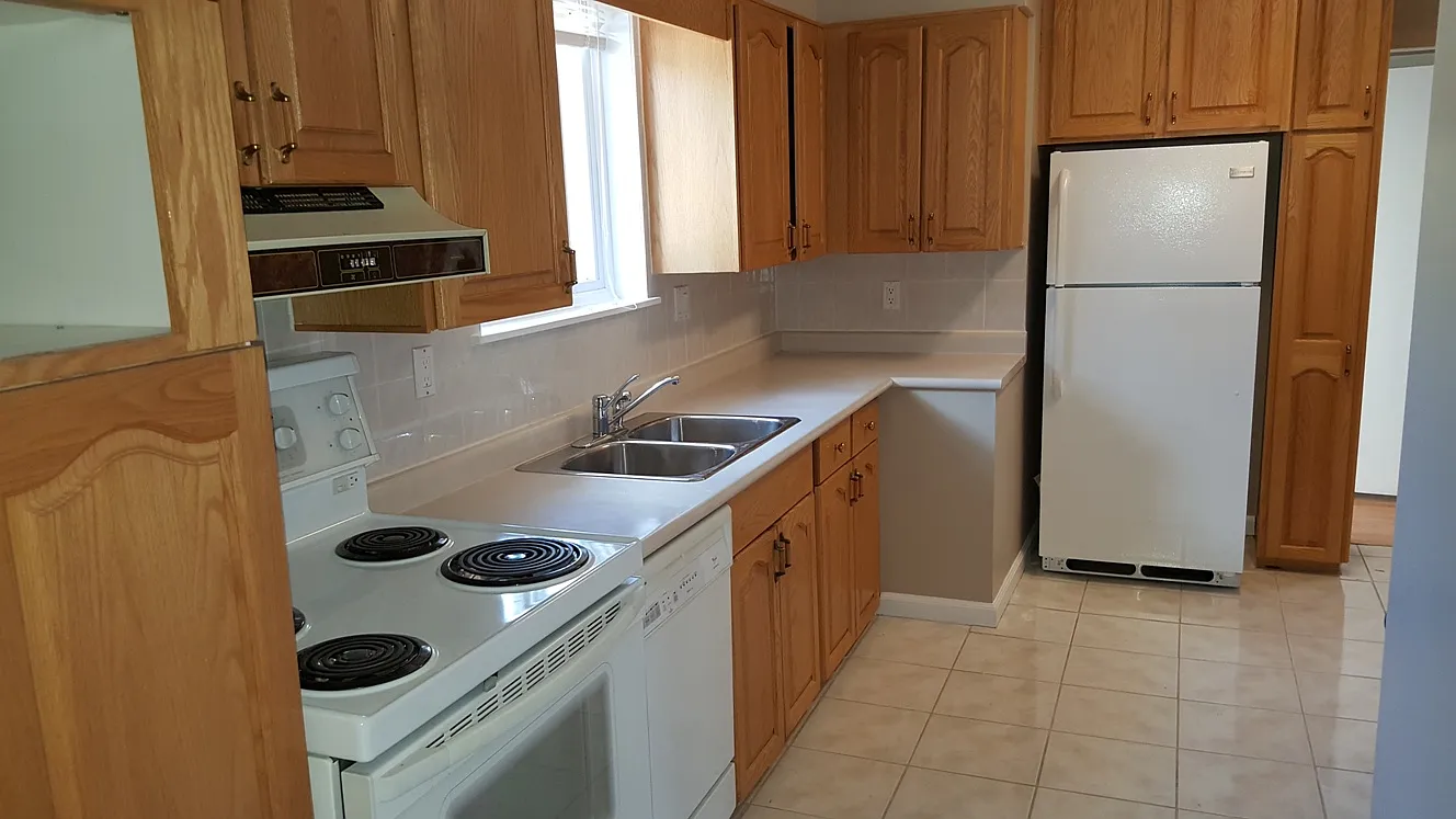 3 bed, 1200 sqft, $2,975 — Photo 1