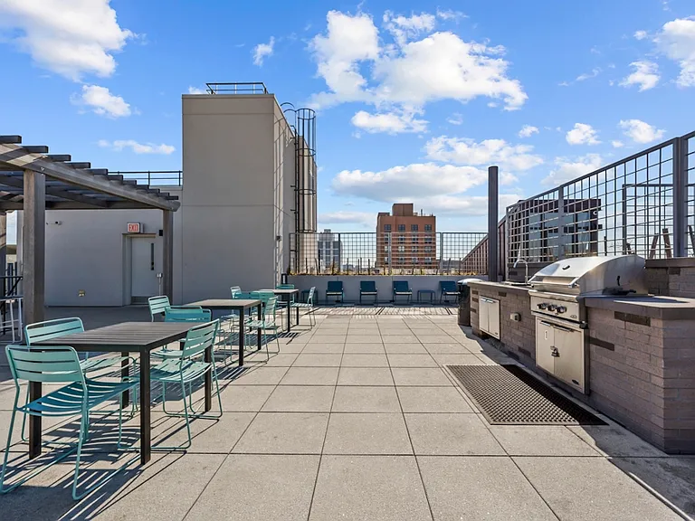 350 Clarkson Ave #321 — Photo 20