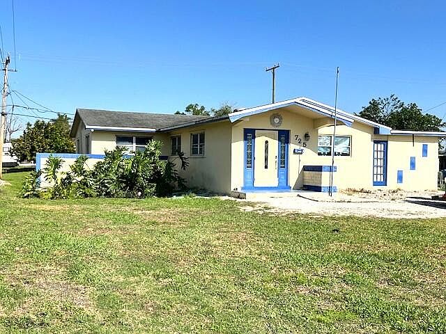1st image of 725 SE 1st Street