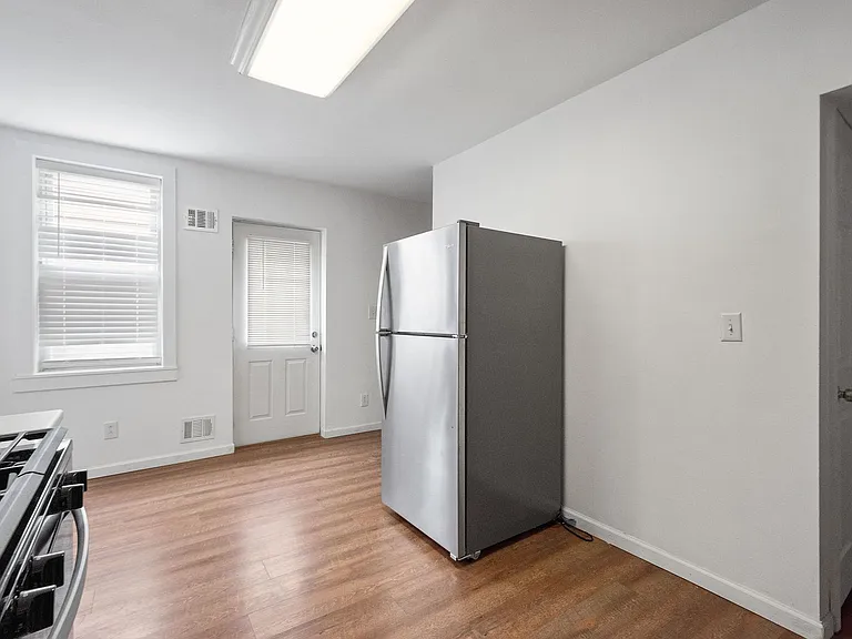 926 Ridge Ave — Photo 6