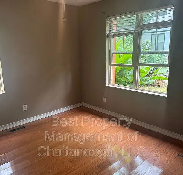 404 Somerville Ave — Photo 3