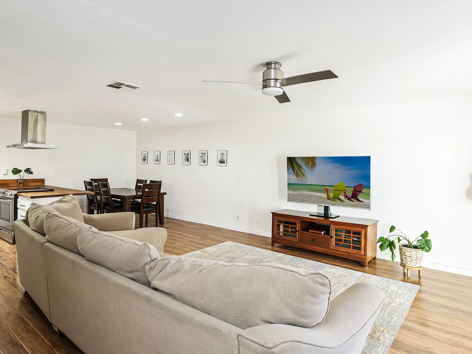 3 bed, 1240 sqft, $3,950 — Photo 4