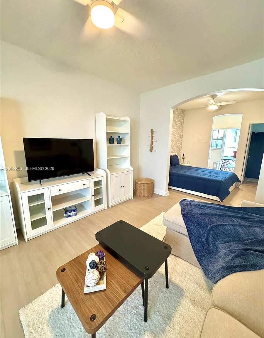 Studio, 430 sqft, $2,000 — Photo 4