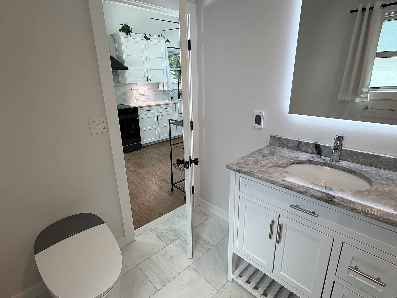 Studio, 650 sqft, $2,300 — Photo 4