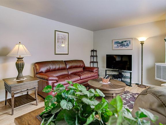 3rd image of 4839 S Lowell Blvd