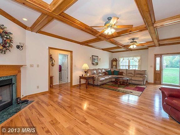 4th image of 15 Chapel Heights Dr