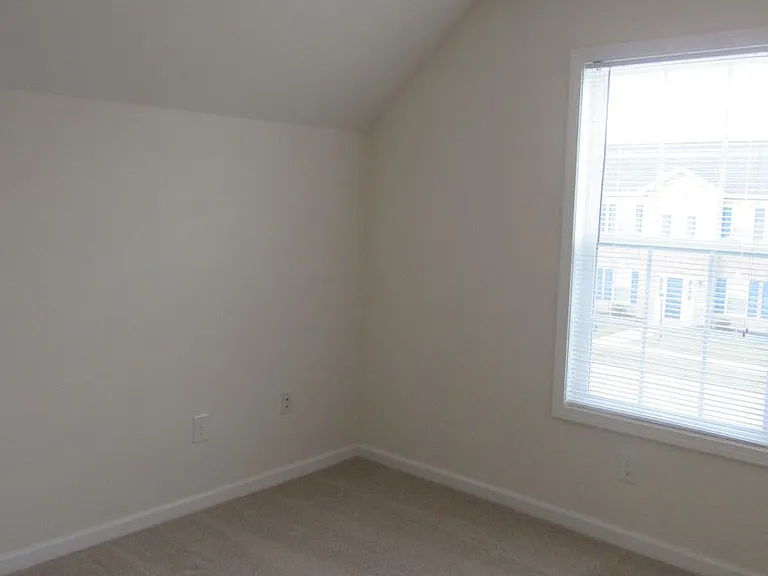 220 Roudabush Dr NW — Photo 3
