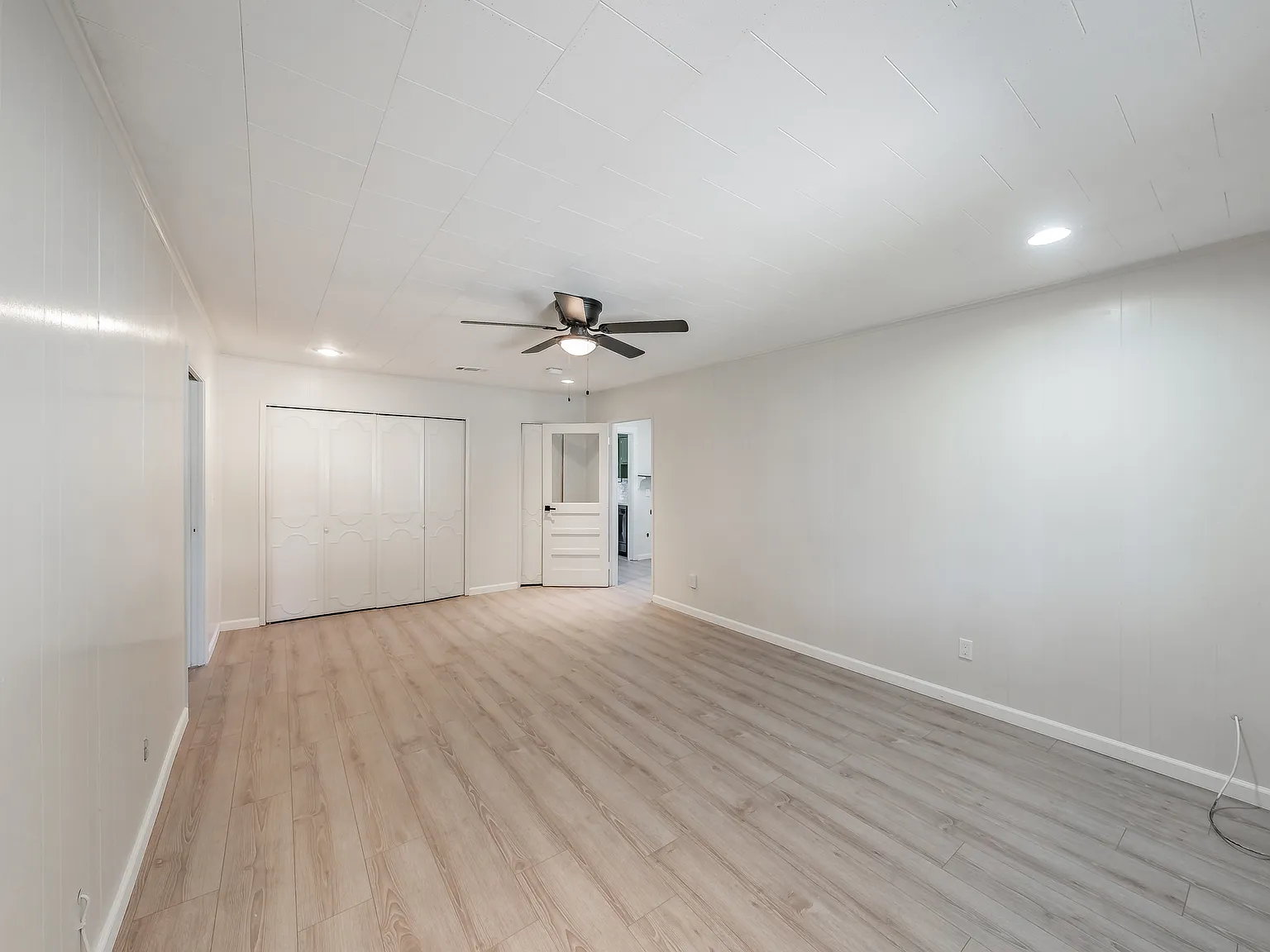 4 bed, 1908 sqft, $2,150 — Photo 2