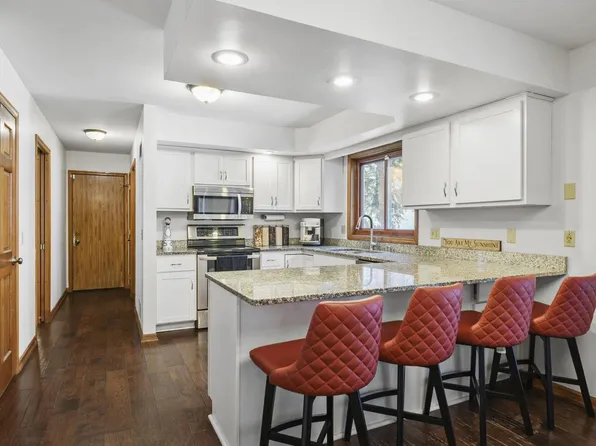 6202 Rivercrest Drive, Mcfarland, WI 53558