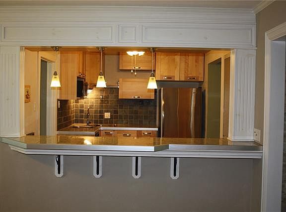 5th image of 3433 Brady Ave
