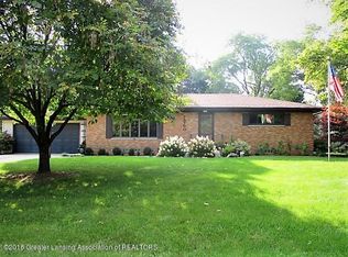 15790 Oak Lane Dr, Lansing, MI 48906